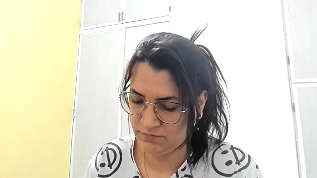 Snapshot of MARILYN_GARCIA chatting on 03.18.25 MARILYN GARCIA online show from 03.18.25