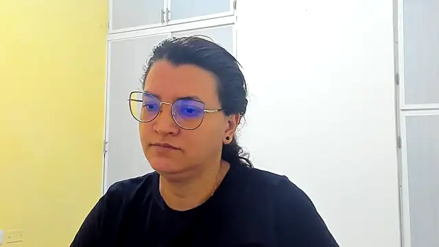 Snapshot of MARILYN_GARCIA chatting on 03.22.25 MARILYN GARCIA online show from 03.22.25