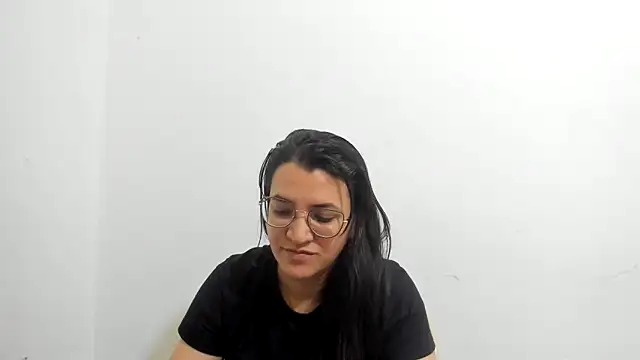 Snapshot of MARILYN_GARCIA chatting on 09.16.25 MARILYN GARCIA online show from 09.16.25