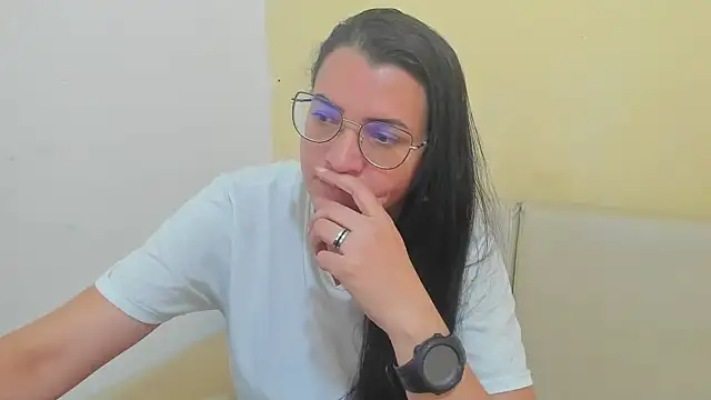 Snapshot of MARILYN_GARCIA chatting on 04.27.26 MARILYN GARCIA online show from 04.27.26