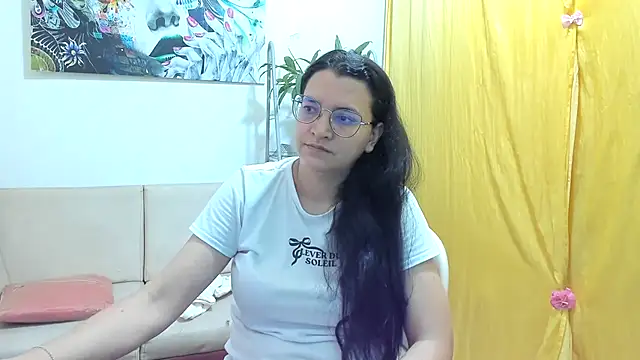 Snapshot of MARILYN_GARCIA chatting on 07.04.26 MARILYN GARCIA online show from 07.04.26