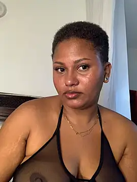 Snapshot of madelltheebony chatting on 08.06.26 madelltheebony online show from 08.06.26