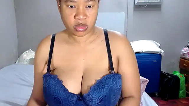 Snapshot of BigAreola26 chatting on 06.28.26 BigAreola26 online show from 06.28.26