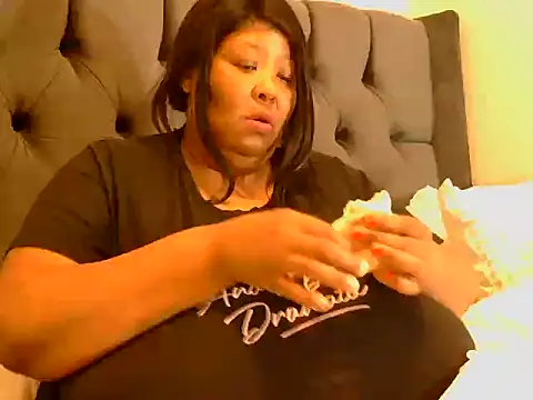 Snapshot of nancy111 chatting on 10.26.25 nancy111 online show from 10.26.25