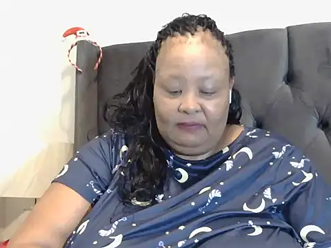 Snapshot of nancy111 chatting on 12.16.25 nancy111 online show from 12.16.25