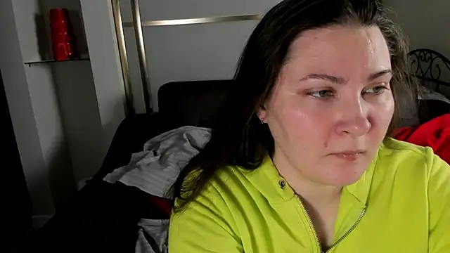 Snapshot of MarySwon chatting on 12.26.24 MarySwon online show from 12.26.24