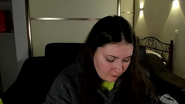 Snapshot of MarySwon chatting on 02.14.25 MarySwon online show from 02.14.25