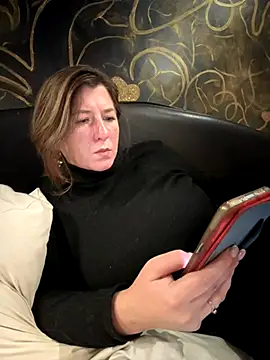 Snapshot of Natali_UA chatting on 10.21.25 Natali UA online show from 10.21.25