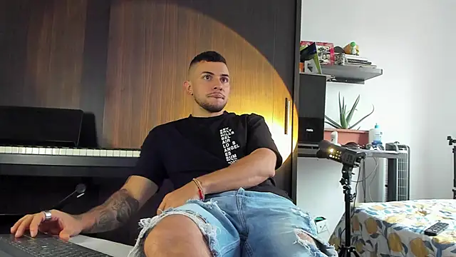 logan smith online show from 04.05.26