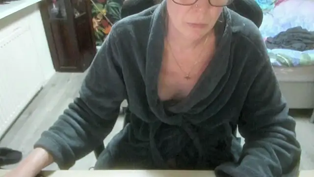 minoesje37 online show from 01.10.26