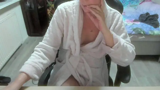 minoesje37 online show from 01.12.26