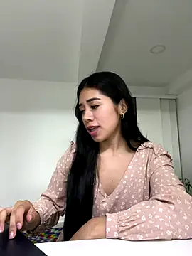 Snapshot of aimi_art1 chatting on 10.05.25 aimi art1 online show from 10.05.25