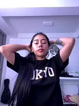 Snapshot of aimi_art1 chatting on 10.08.25 aimi art1 online show from 10.08.25