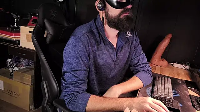 Snapshot of AnalOrgasm_CG chatting on 10.31.25 AnalOrgasm CG online show from 10.31.25