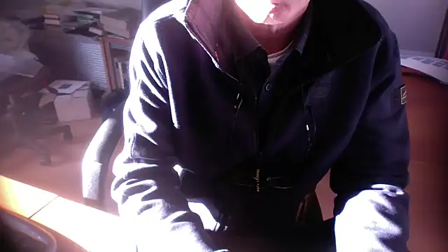 Snapshot of outlaw200 chatting on 01.06.25 outlaw200 online show from 01.06.25