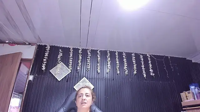 Snapshot of lalanaughty chatting on 02.14.26 lalanaughty online show from 02.14.26