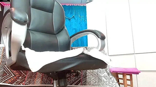 Snapshot of khloeHermaprodit3 chatting on 02.27.26 khloeHermaprodit3 online show from 02.27.26