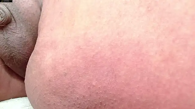 Snapshot of khloeHermaprodit3 chatting on 03.01.26 khloeHermaprodit3 online show from 03.01.26