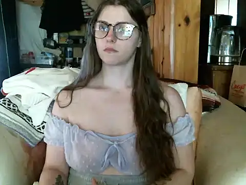 Snapshot of katie_kitten38 chatting on 04.23.26 katie kitten38 online show from 04.23.26