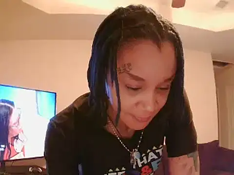 Snapshot of EnticingAaliyah chatting on 03.10.25 EnticingAaliyah online show from 03.10.25