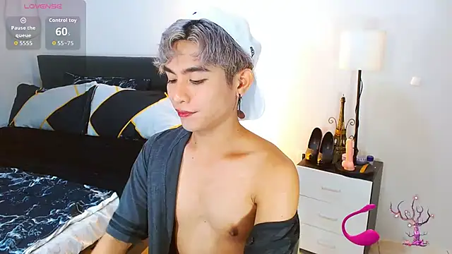 Snapshot of WildestTwink chatting on 04.25.26 WildestTwink online show from 04.25.26