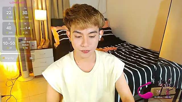 Snapshot of WildestTwink chatting on 07.27.26 WildestTwink online show from 07.27.26