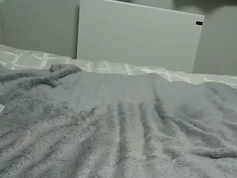 Snapshot of shysuckinguy chatting on 01.15.25 shysuckinguy online show from 01.15.25