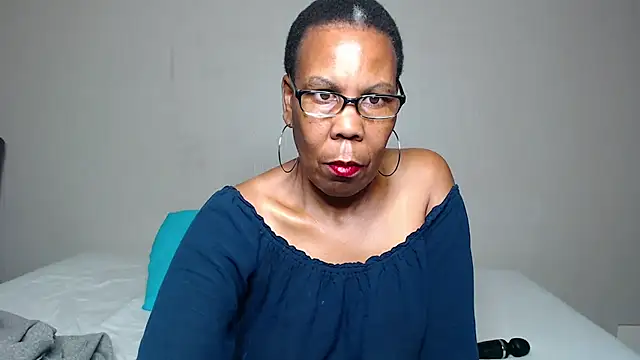 Snapshot of SuperNova40 chatting on 01.03.25 SuperNova40 online show from 01.03.25