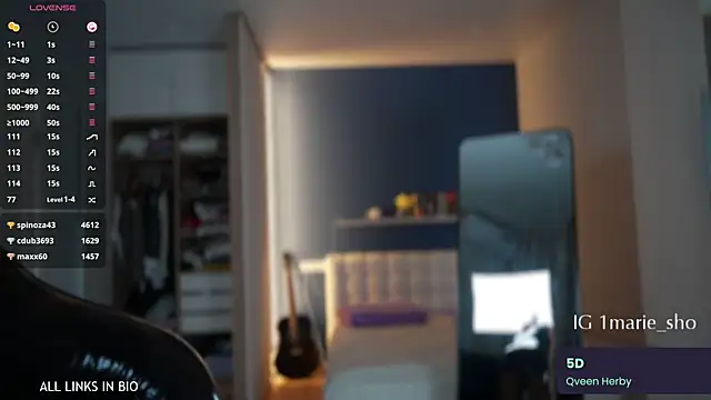 LAUREL HAZEL online show from 10.08.25