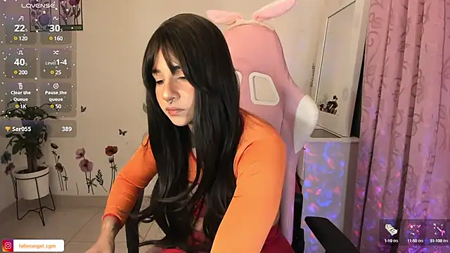 Snapshot of Fallengangel chatting on 02.06.25 Fallengangel online show from 02.06.25