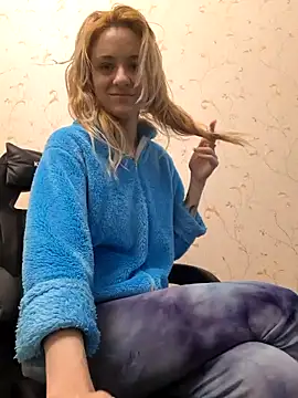 YogisticJuli666 online show from 12.27.24