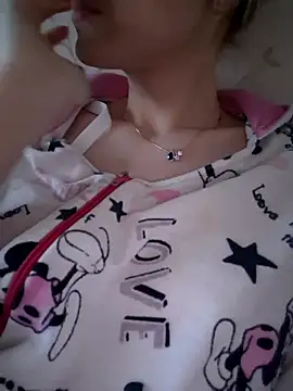 YogisticJuli666 online show from 02.18.25