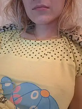 YogisticJuli666 online show from 09.14.25