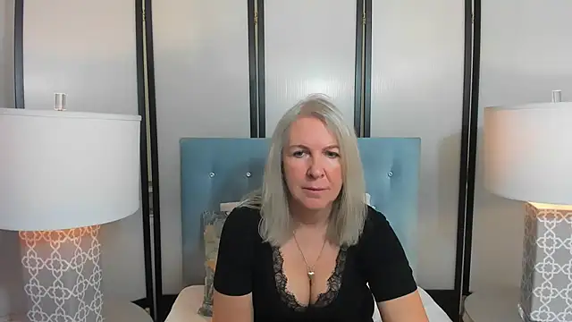 EricaTop online show from 10.19.25