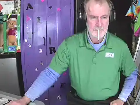 Snapshot of Sweet_Sexy1963 chatting on 01.03.25 Sweet Sexy1963 online show from 01.03.25