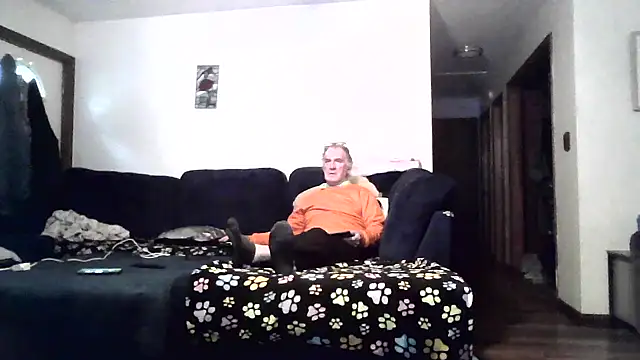 Snapshot of Sweet_Sexy1963 chatting on 10.10.25 Sweet Sexy1963 online show from 10.10.25