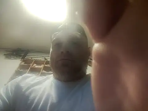 Snapshot of lilpervt chatting on 12.19.25 lilpervt online show from 12.19.25