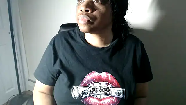 Sexymona1218 online show from 02.28.26