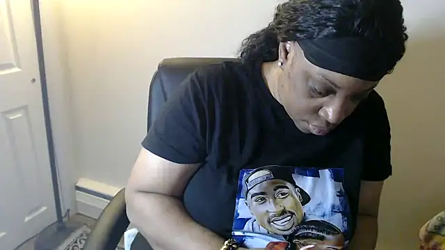 Sexymona1218 online show from 04.01.26