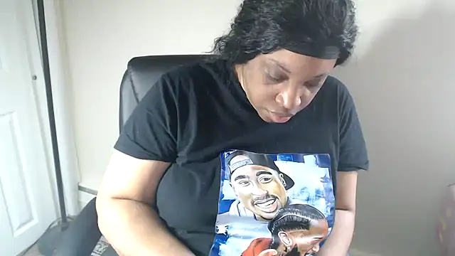 Sexymona1218 online show from 04.15.26