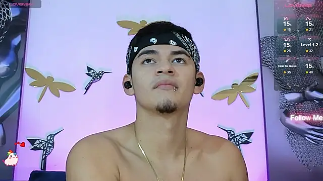 Snapshot of VikoHands chatting on 12.16.24 VikoHands online show from 12.16.24