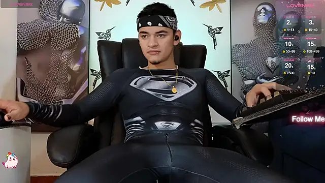 Snapshot of VikoHands chatting on 12.20.24 VikoHands online show from 12.20.24