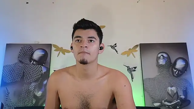 Snapshot of VikoHands chatting on 11.28.25 VikoHands online show from 11.28.25