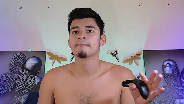 Snapshot of VikoHands chatting on 12.04.25 VikoHands online show from 12.04.25