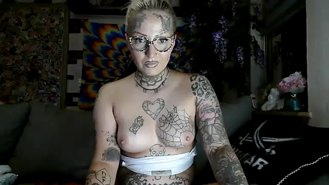 RoxxyInk online show from 10.08.25