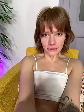 Snapshot of Oopsfoxy chatting on 01.24.25 Oopsfoxy online show from 01.24.25