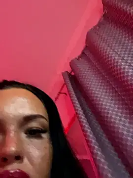 Snapshot of _MelinaCurves_ chatting on 05.09.26 MelinaCurves online show from 05.09.26