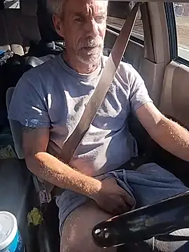 Snapshot of Biknight chatting on 11.23.25 Biknight online show from 11.23.25