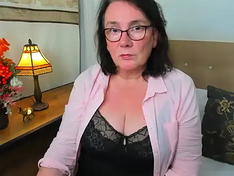 DorisDesire online show from 10.28.25