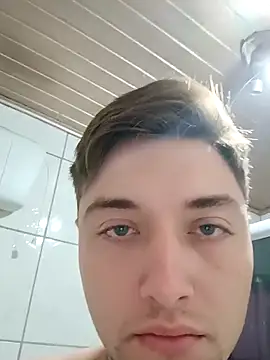 Snapshot of DanielMagains chatting on 10.04.25 DanielMagains online show from 10.04.25